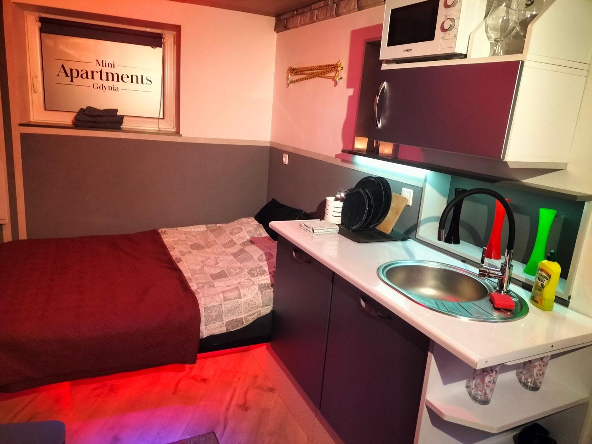 24H Gdynia Mini Apartamenty Na Kod Dostepu & Free Parking & No Keys Habitación foto